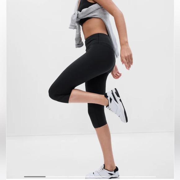 Gap Fit cropped grey yoga pants size M - Picture 1 of 5